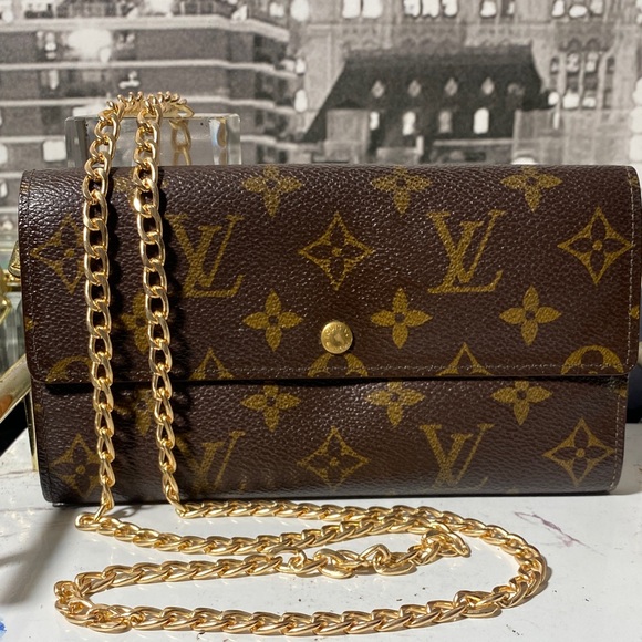 Louis Vuitton Handbags - Authentic Louis Vuitton Monogram Sarah Wallet